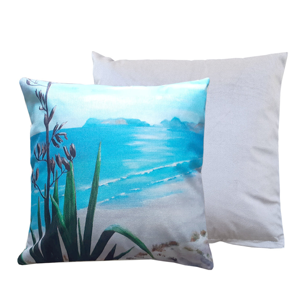 A flax design cushion and silver plain cushion duo.